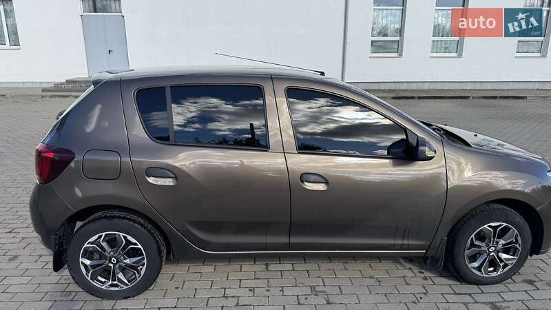 Хетчбек Renault Sandero 2020 в Житомирі фото 4 Хетчбек Renault Sandero 2020 в Житомирі