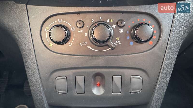 Хетчбек Renault Sandero 2020 в Житомирі фото 7 Хетчбек Renault Sandero 2020 в Житомирі