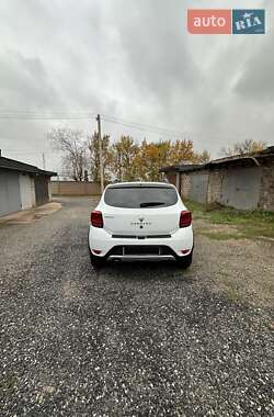 Хэтчбек Renault Sandero 2019 в 