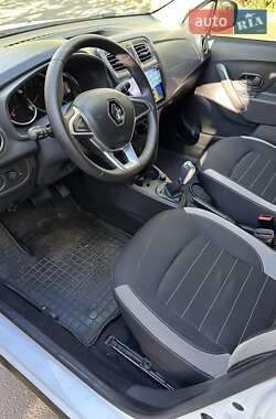 Хэтчбек Renault Sandero 2019 в 