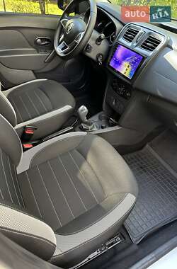 Хэтчбек Renault Sandero 2019 в 