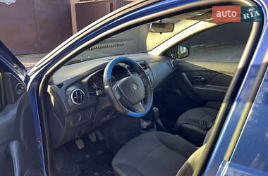 Хэтчбек Renault Sandero 2014 в 
