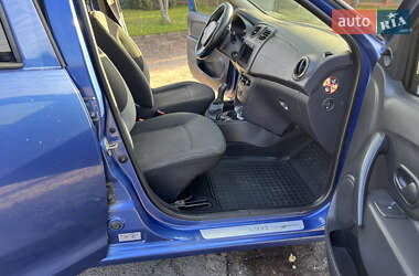 Хэтчбек Renault Sandero 2014 в 