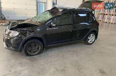 Хэтчбек Renault Sandero 2014 в 