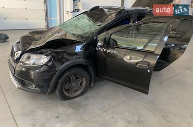 Хэтчбек Renault Sandero 2014 в 