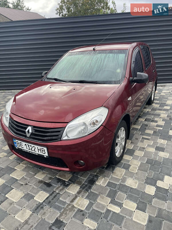 Renault Sandero 2011