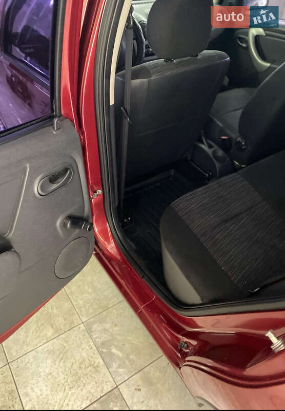 Хэтчбек Renault Sandero 2011 в Николаеве