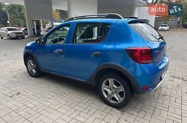 Хэтчбек Renault Sandero 2017 в 