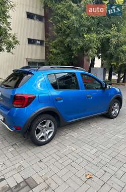 Хэтчбек Renault Sandero 2017 в 