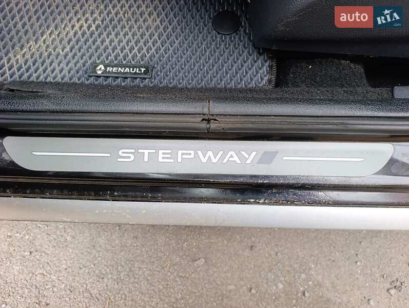 Хэтчбек Renault Sandero 2012 в Мукачево фото 11 Хэтчбек Renault Sandero 2012 в Мукачево
