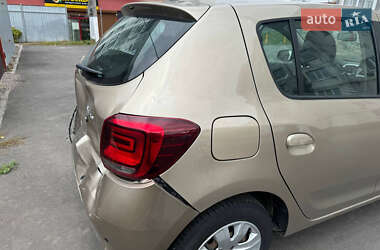 Хэтчбек Renault Sandero 2020 в 