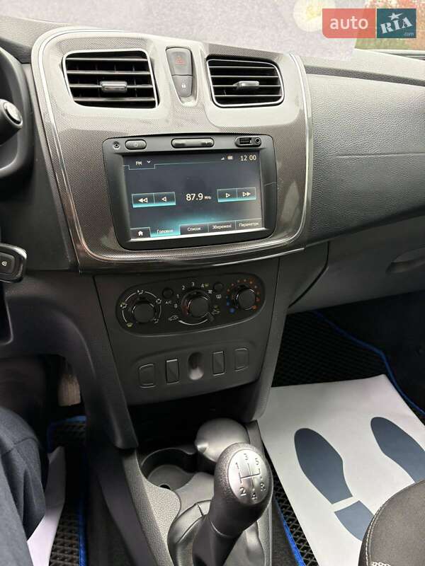 Хэтчбек Renault Sandero 2017 в Звенигородке