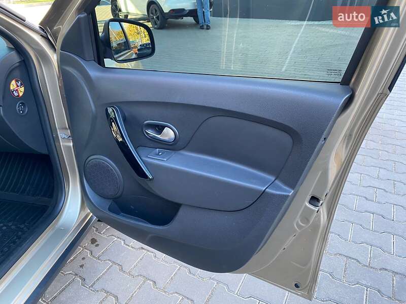 Хэтчбек Renault Sandero 2019 в Одессе фото 11 Хэтчбек Renault Sandero 2019 в Одессе