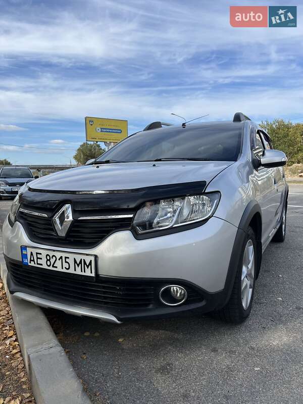 Хэтчбек Renault Sandero 2014 в Запорожье