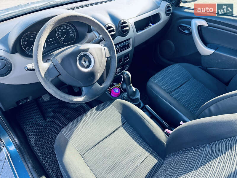 Хэтчбек Renault Sandero 2011 в Мукачево фото 15 Хэтчбек Renault Sandero 2011 в Мукачево