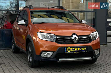 Хетчбек Renault Sandero 2017 в Івано-Франківську