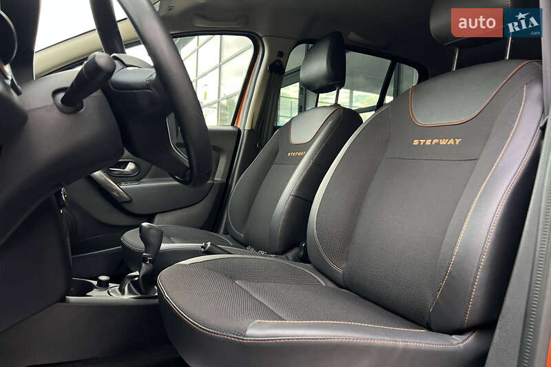 Хетчбек Renault Sandero 2017 в Івано-Франківську фото 9 Хетчбек Renault Sandero 2017 в Івано-Франківську