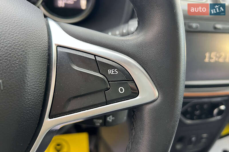 Хетчбек Renault Sandero 2017 в Івано-Франківську фото 12 Хетчбек Renault Sandero 2017 в Івано-Франківську