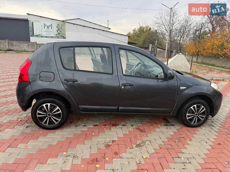 Renault Sandero 2010 Renault Sandero 2010