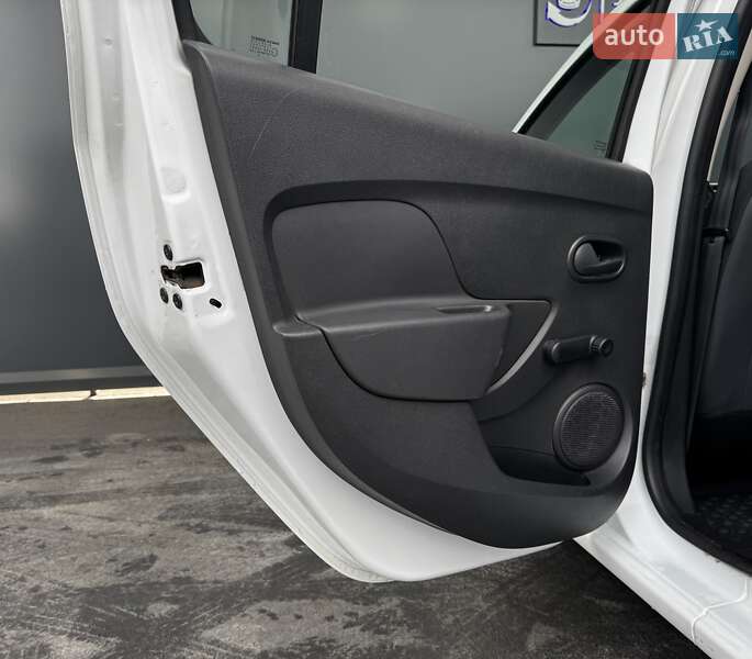 Хэтчбек Renault Sandero 2019 в Киеве фото 38 Хэтчбек Renault Sandero 2019 в Киеве