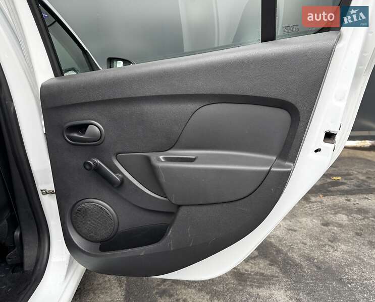 Хэтчбек Renault Sandero 2019 в Киеве фото 39 Хэтчбек Renault Sandero 2019 в Киеве