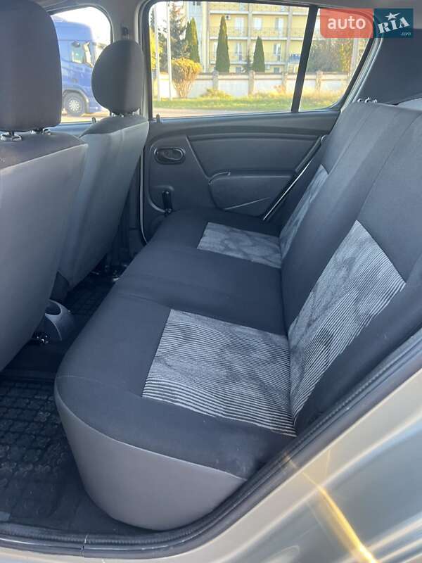 Хетчбек Renault Sandero 2012 в Кривому Розі