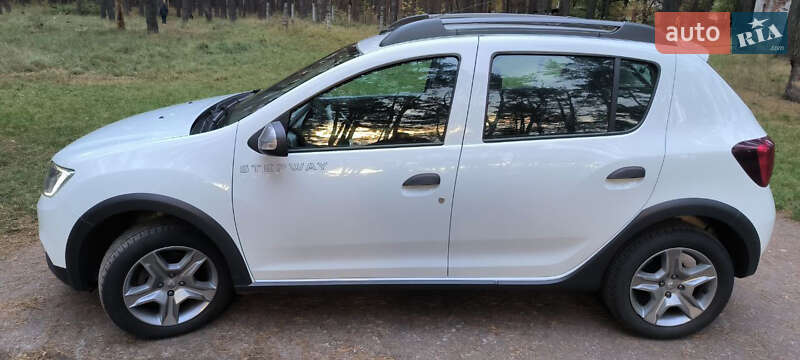 Хетчбек Renault Sandero 2021 в Чернігові