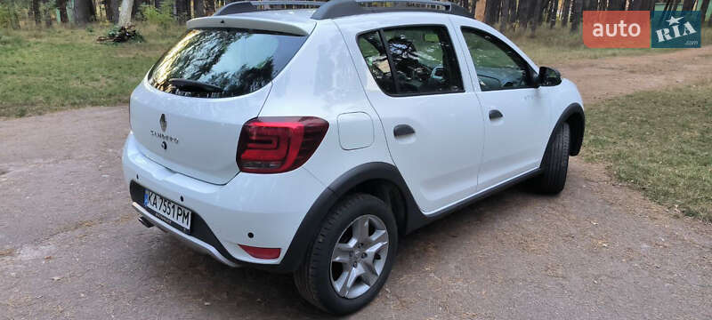 Хетчбек Renault Sandero 2021 в Чернігові