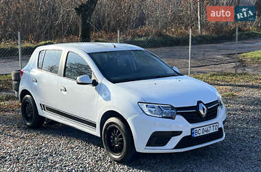 Хетчбек Renault Sandero 2016 в Шептицькому