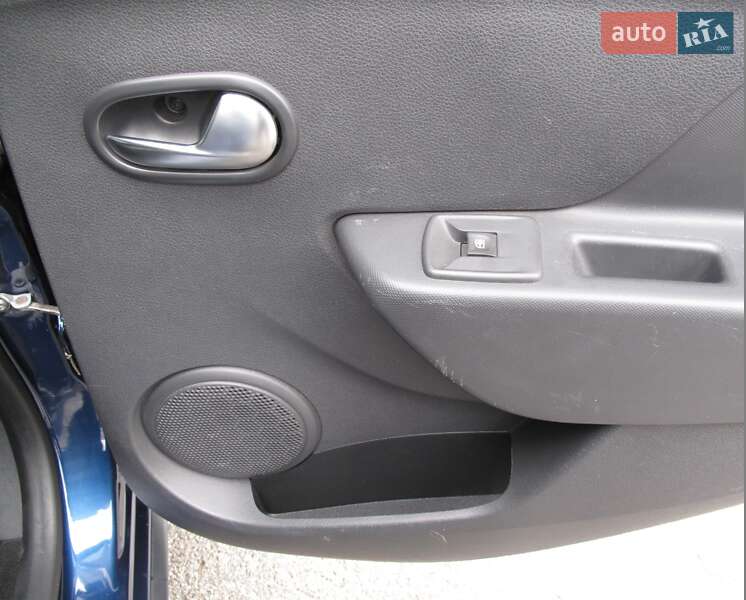 Хэтчбек Renault Sandero 2019 в Киеве фото 52 Хэтчбек Renault Sandero 2019 в Киеве