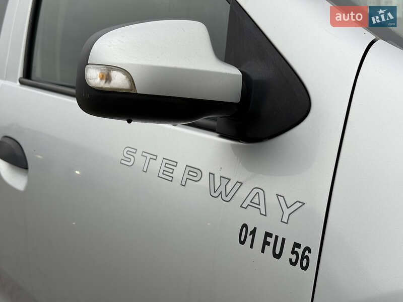 Хетчбек Renault Sandero 2016 в Хмельницькому