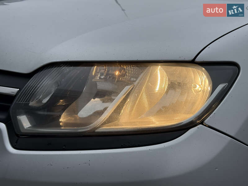 Хетчбек Renault Sandero 2016 в Хмельницькому