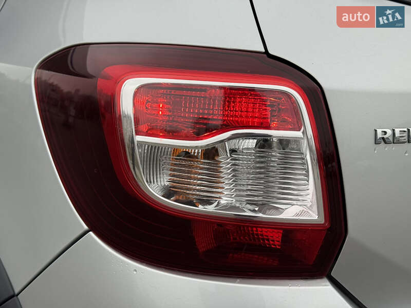 Хетчбек Renault Sandero 2016 в Хмельницькому