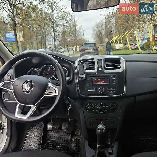 Хэтчбек Renault Sandero 2017 в Киеве
