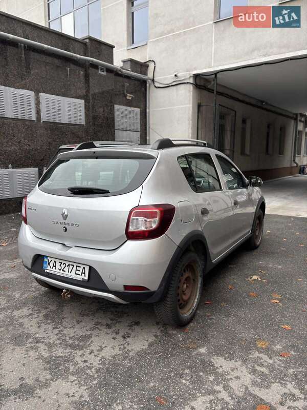 Хэтчбек Renault Sandero 2016 в Киеве