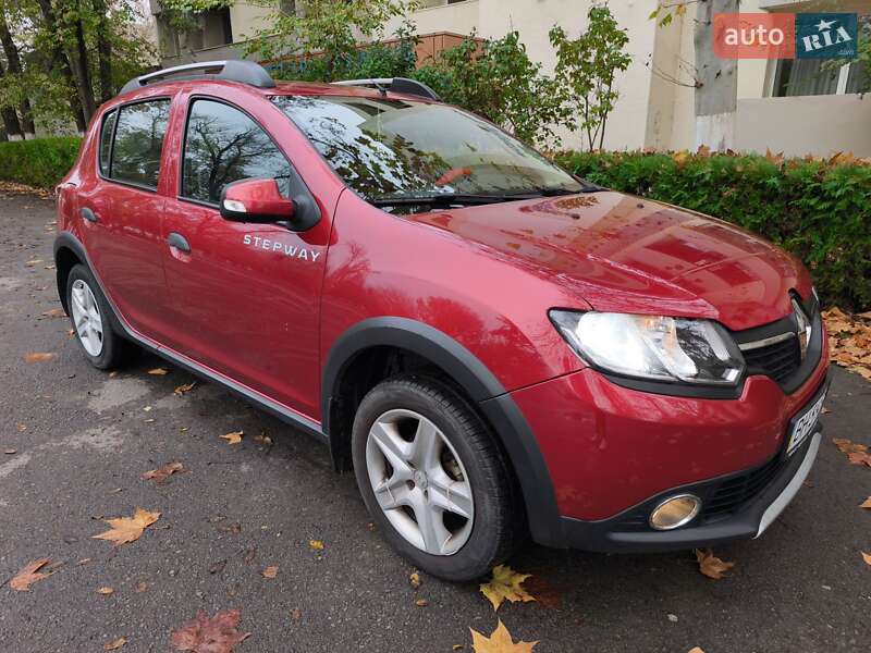 Хэтчбек Renault Sandero 2015 в Одессе