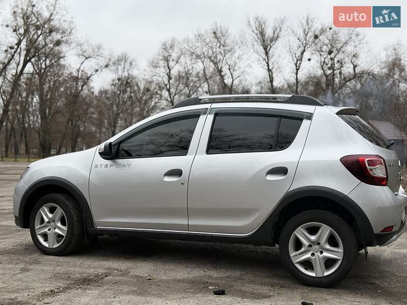 Хетчбек Renault Sandero 2015 в Сумах фото 4 Хетчбек Renault Sandero 2015 в Сумах