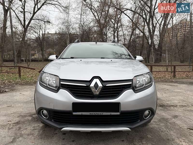 Хетчбек Renault Sandero 2015 в Сумах фото 11 Хетчбек Renault Sandero 2015 в Сумах