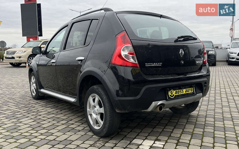 Хетчбек Renault Sandero 2012 в Мукачевому