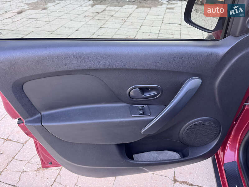 Хетчбек Renault Sandero 2015 в Полтаві