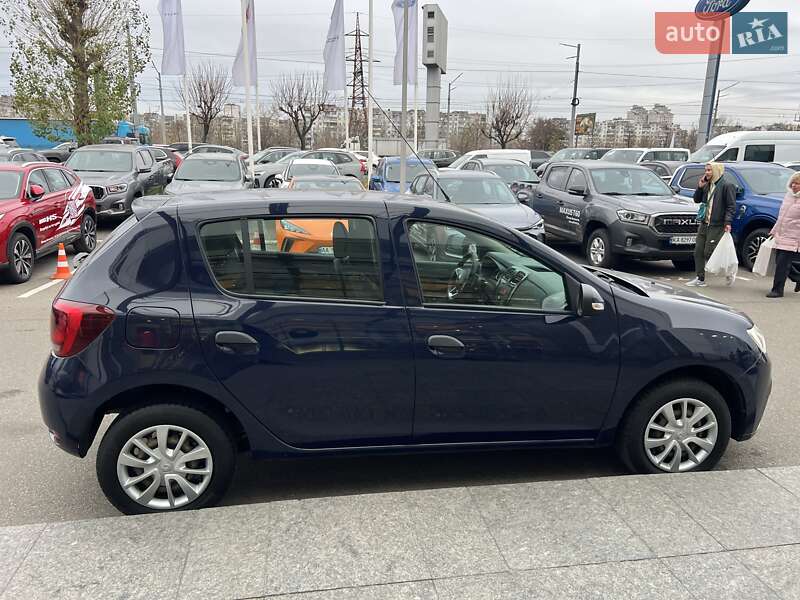 Хэтчбек Renault Sandero 2019 в Киеве