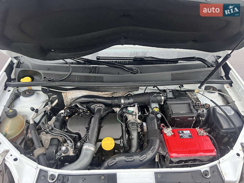 Хетчбек Renault Sandero 2016 в Києві фото 10 Хетчбек Renault Sandero 2016 в Києві