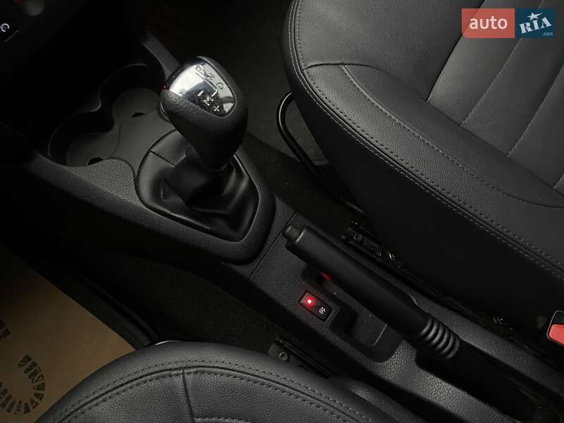 Хэтчбек Renault Sandero 2019 в Киеве фото 18 Хэтчбек Renault Sandero 2019 в Киеве