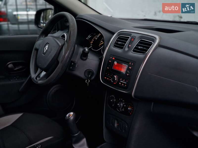 Хэтчбек Renault Sandero 2016 в Одессе