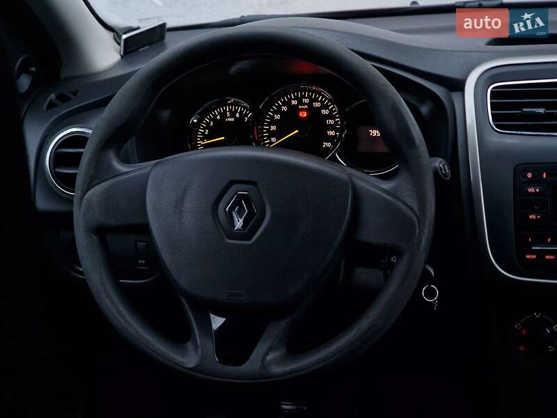 Хэтчбек Renault Sandero 2016 в Одессе