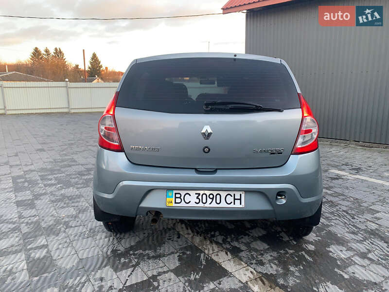 Хетчбек Renault Sandero 2010 в Львові фото 3 Хетчбек Renault Sandero 2010 в Львові