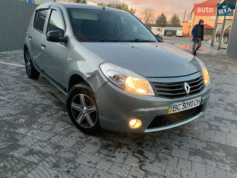 Хетчбек Renault Sandero 2010 в Львові фото 7 Хетчбек Renault Sandero 2010 в Львові