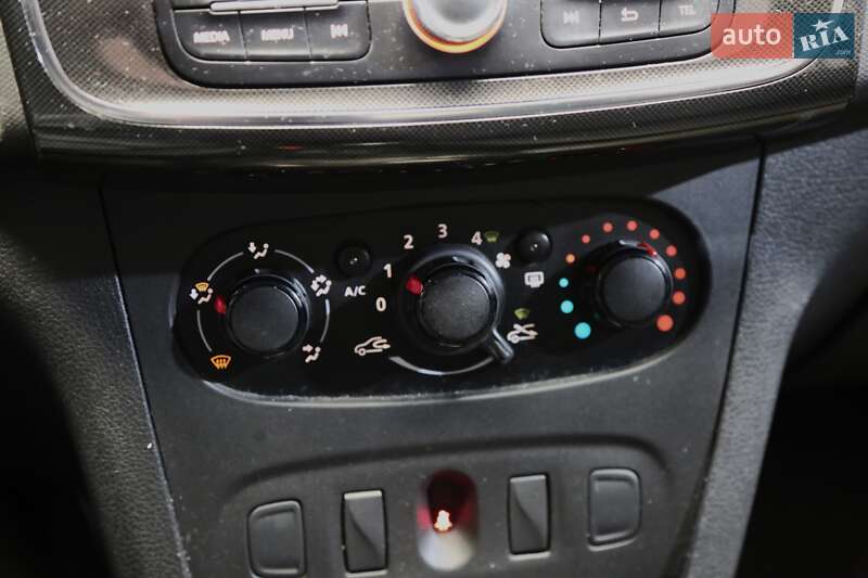 Хетчбек Renault Sandero 2019 в Києві фото 19 Хетчбек Renault Sandero 2019 в Києві