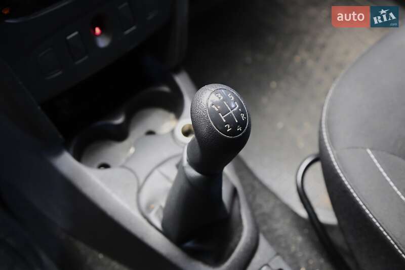 Хетчбек Renault Sandero 2019 в Києві фото 22 Хетчбек Renault Sandero 2019 в Києві