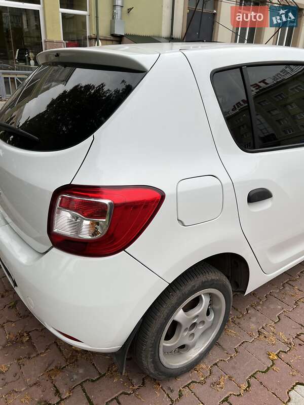 Хэтчбек Renault Sandero 2014 в Тернополе